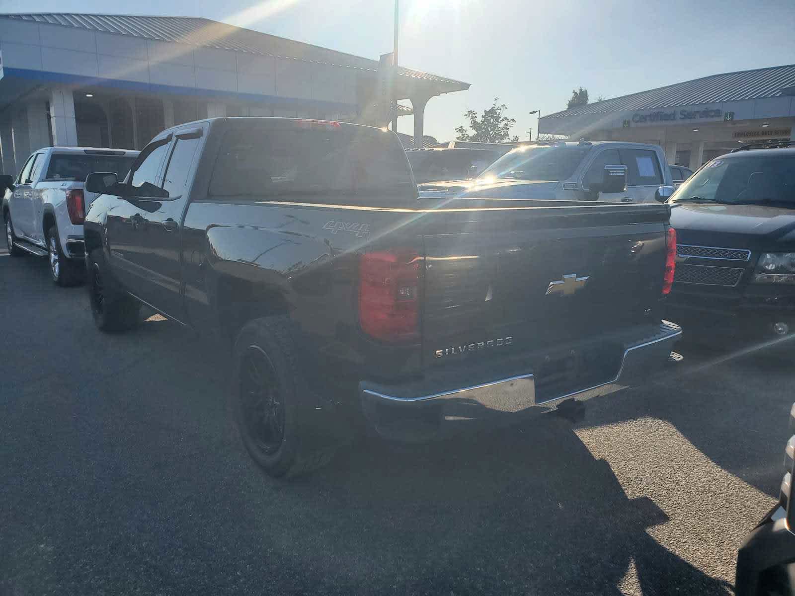 2014 Chevrolet Silverado LT photo 3
