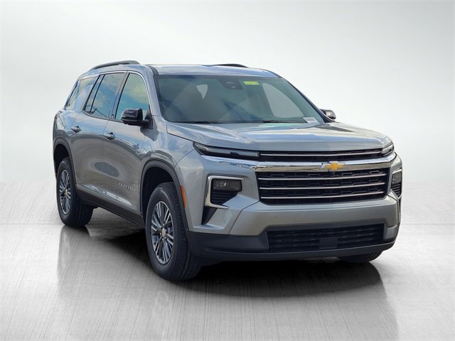 2026 Chevrolet Traverse photo 2