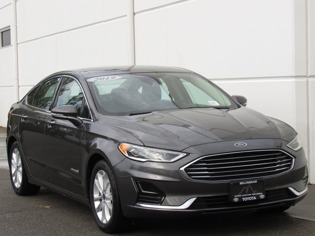 2019 Ford Fusion Hybrid SEL photo 2