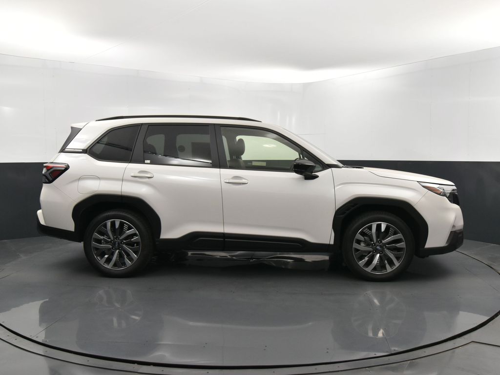 2025 Subaru Forester Touring photo 37
