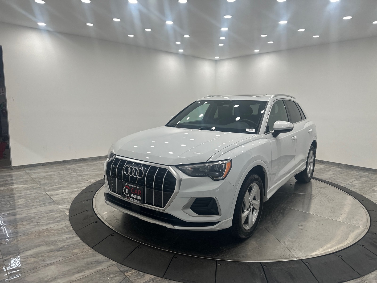 2021 Audi Q3 Premium photo 3