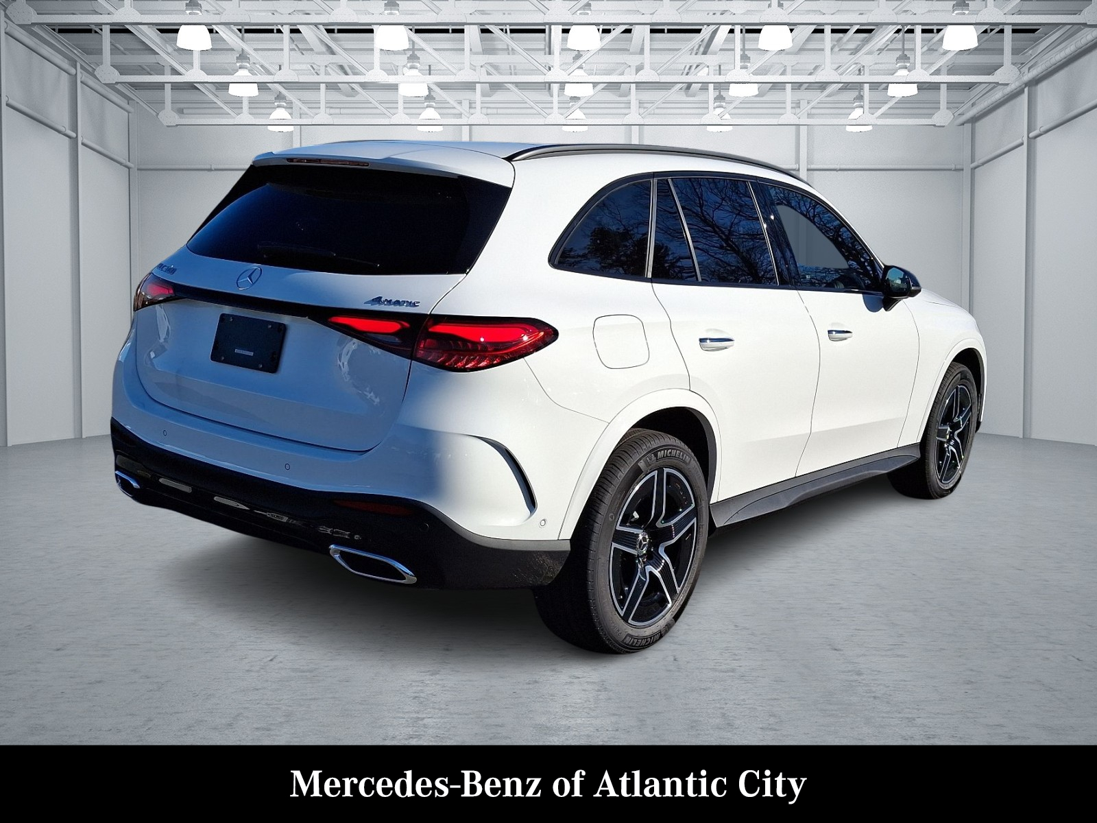 2025 Mercedes Benz GLC 300 4MATIC photo 4