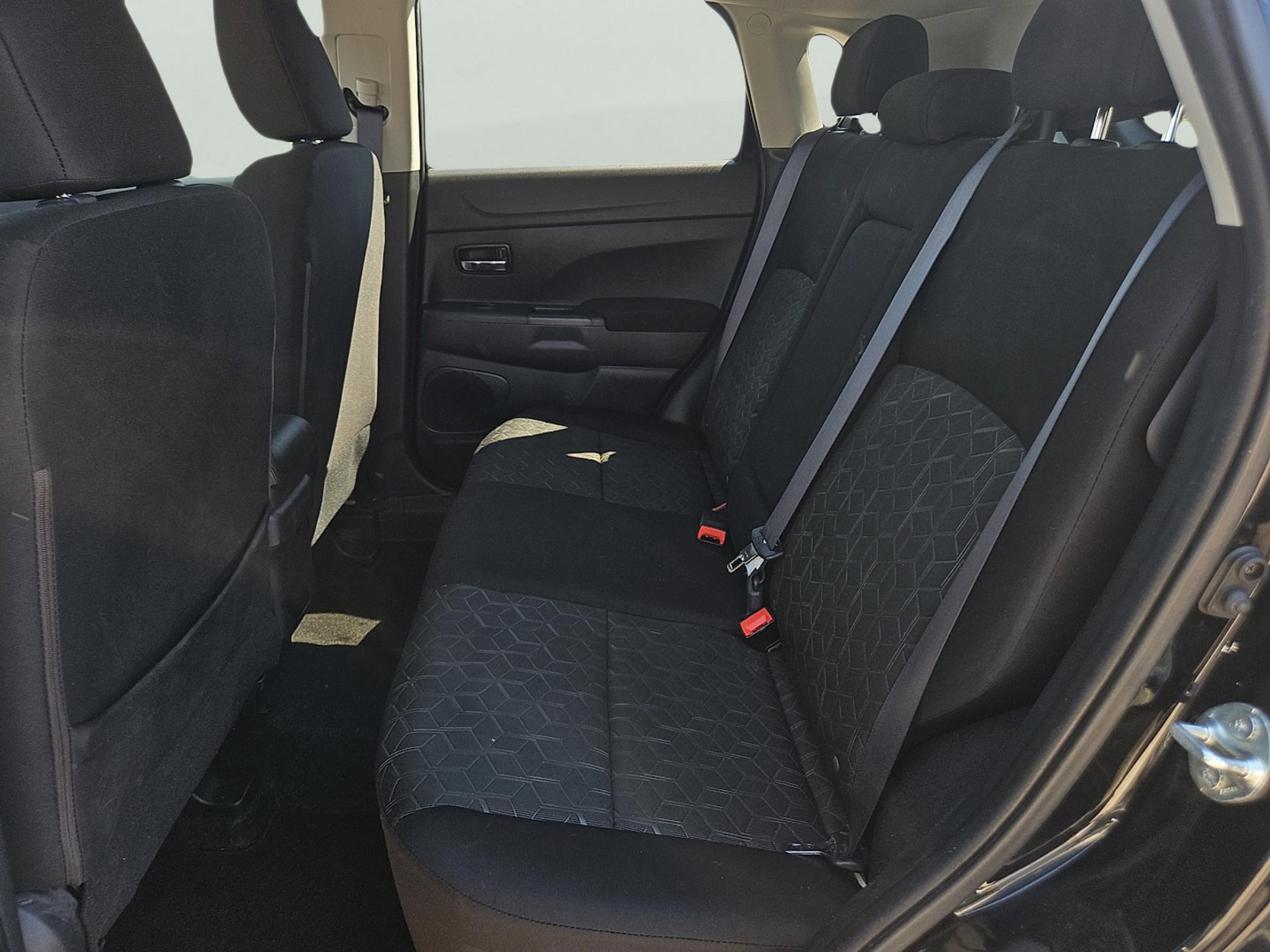 2022 Mitsubishi Outlander Sport SE photo 9