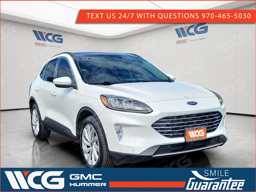 2022 Ford Escape Titanium's photo