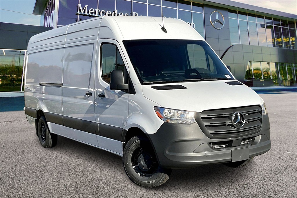 2026 Mercedes-Benz Sprinter Cargo Van Base's photo