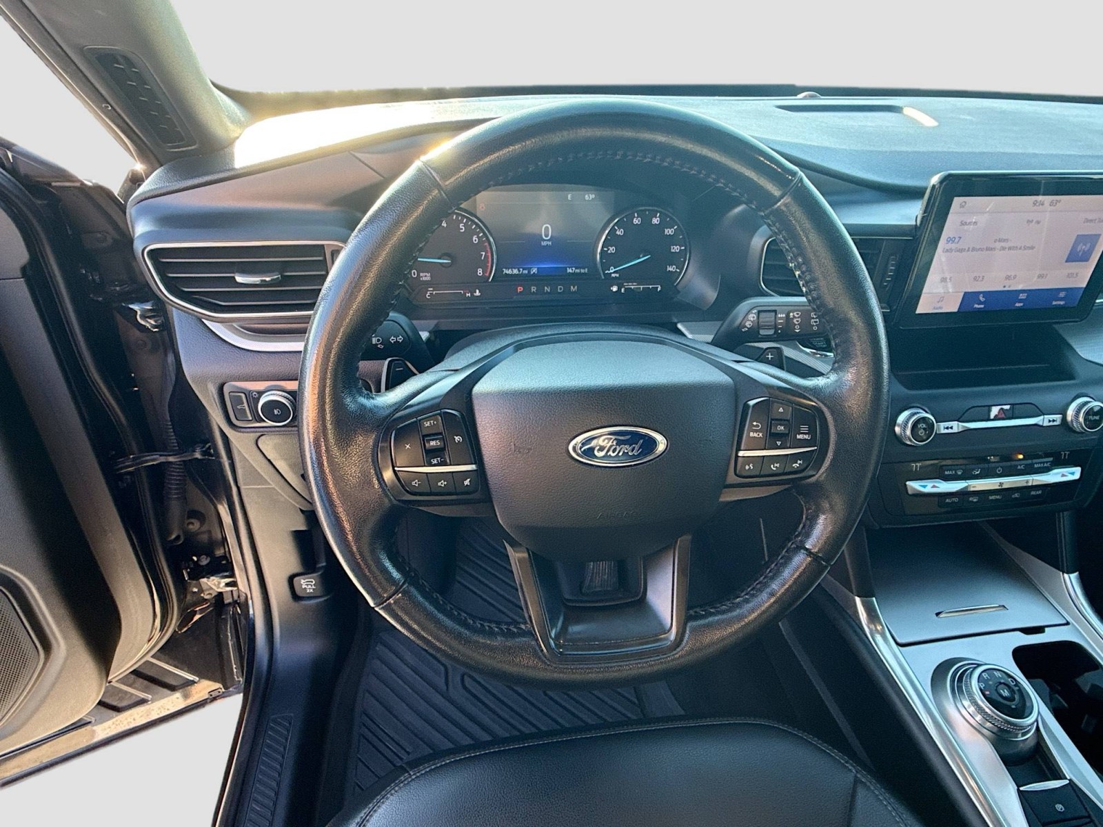 2020 Ford Explorer XLT photo 9