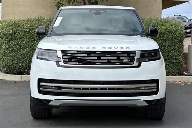 2025 Land Rover Range Rover SE photo 8