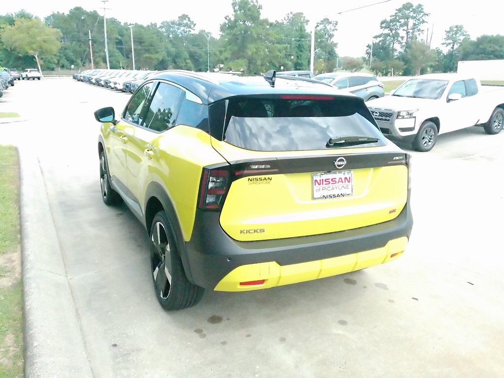 2025 Nissan Kicks SR photo 4