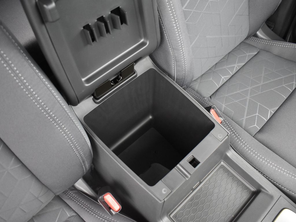 2025 Nissan Frontier SV photo 18