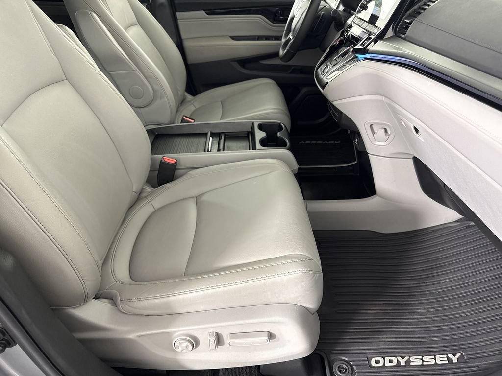 2023 Honda Odyssey Touring photo 10
