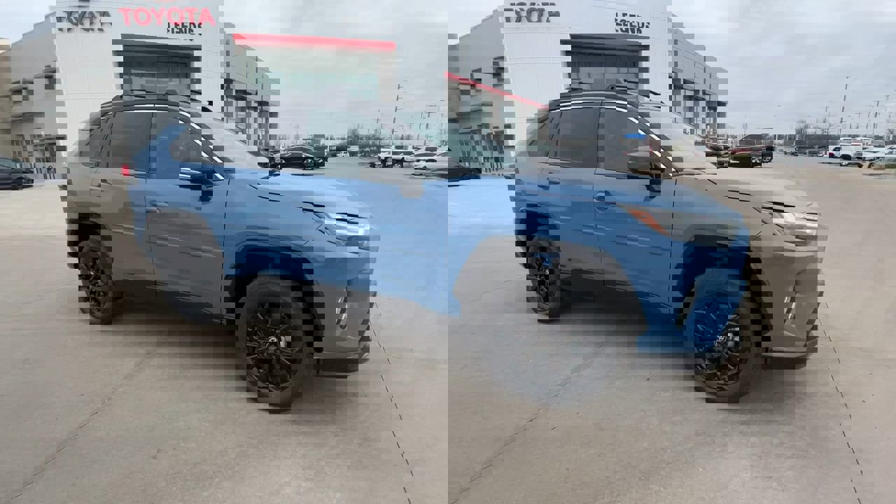Used 2025 Toyota RAV4 XSE with VIN 4T3E6RFV6SU193135 for sale in Kansas City