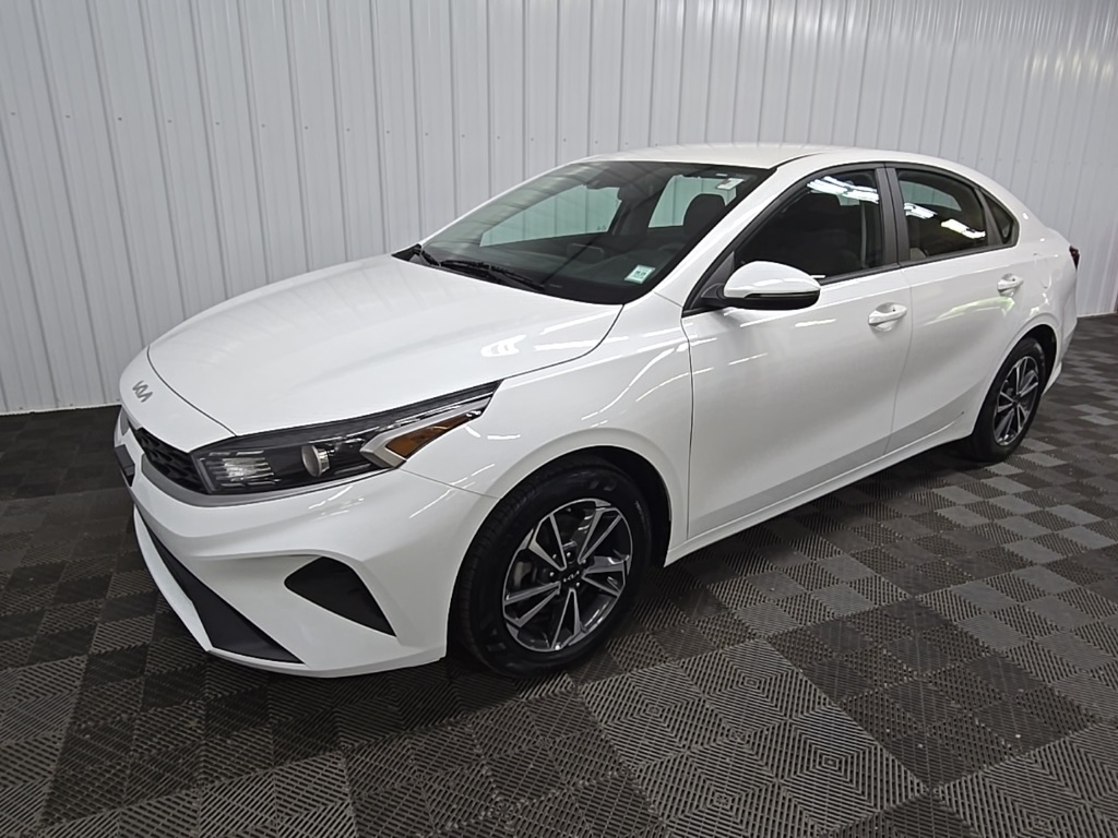 2022 Kia Forte LXS photo 8