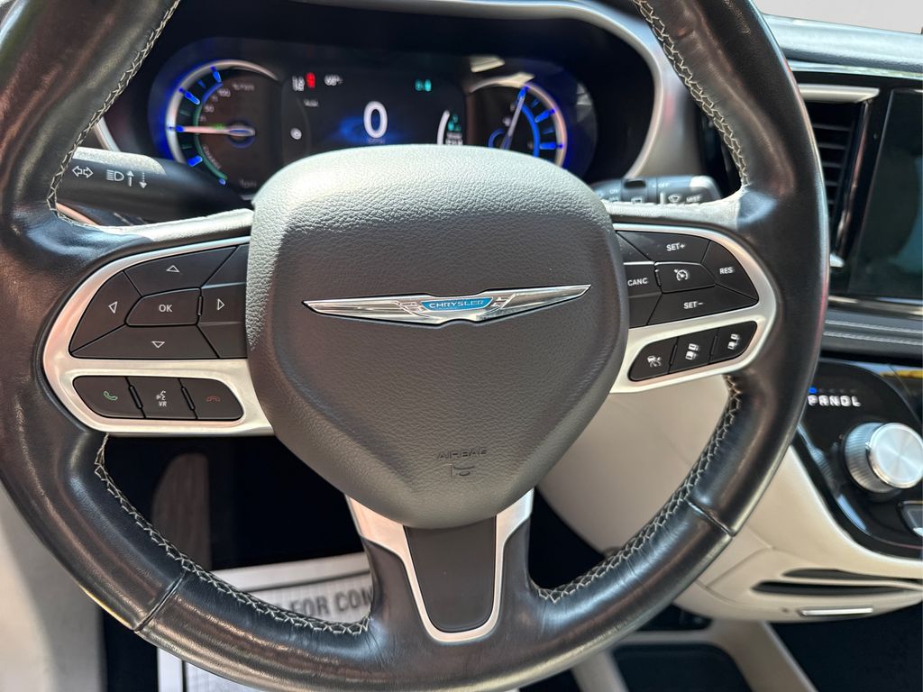 2021 Chrysler Pacifica Hybrid Touring L photo 24