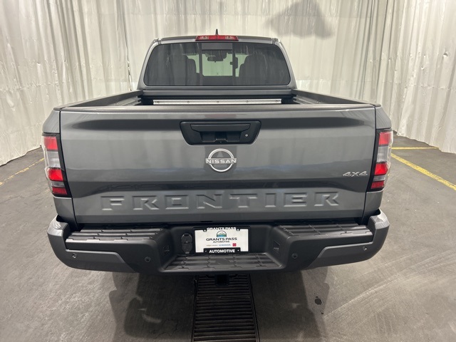 2026 Nissan Frontier Crew Cab SV photo 3