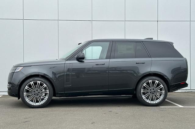 2025 Land Rover Range Rover SE photo 2