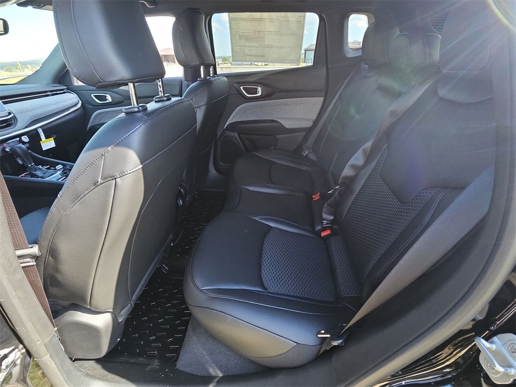 2025 Jeep Compass Latitude photo 38