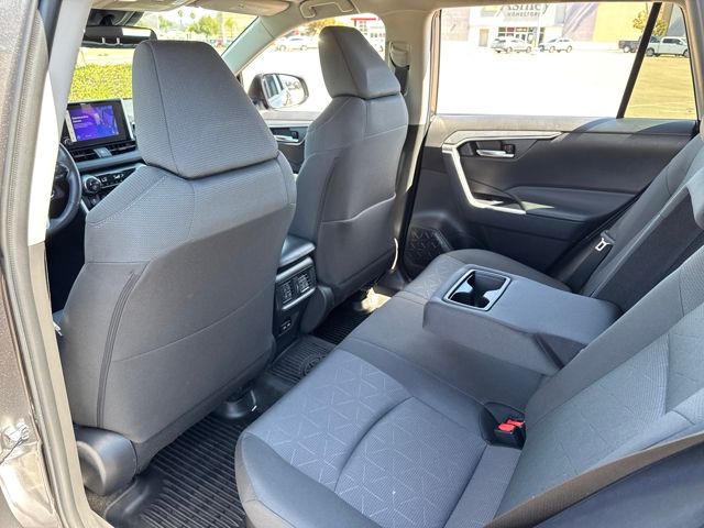 2025 Toyota RAV4 Hybrid XLE photo 14
