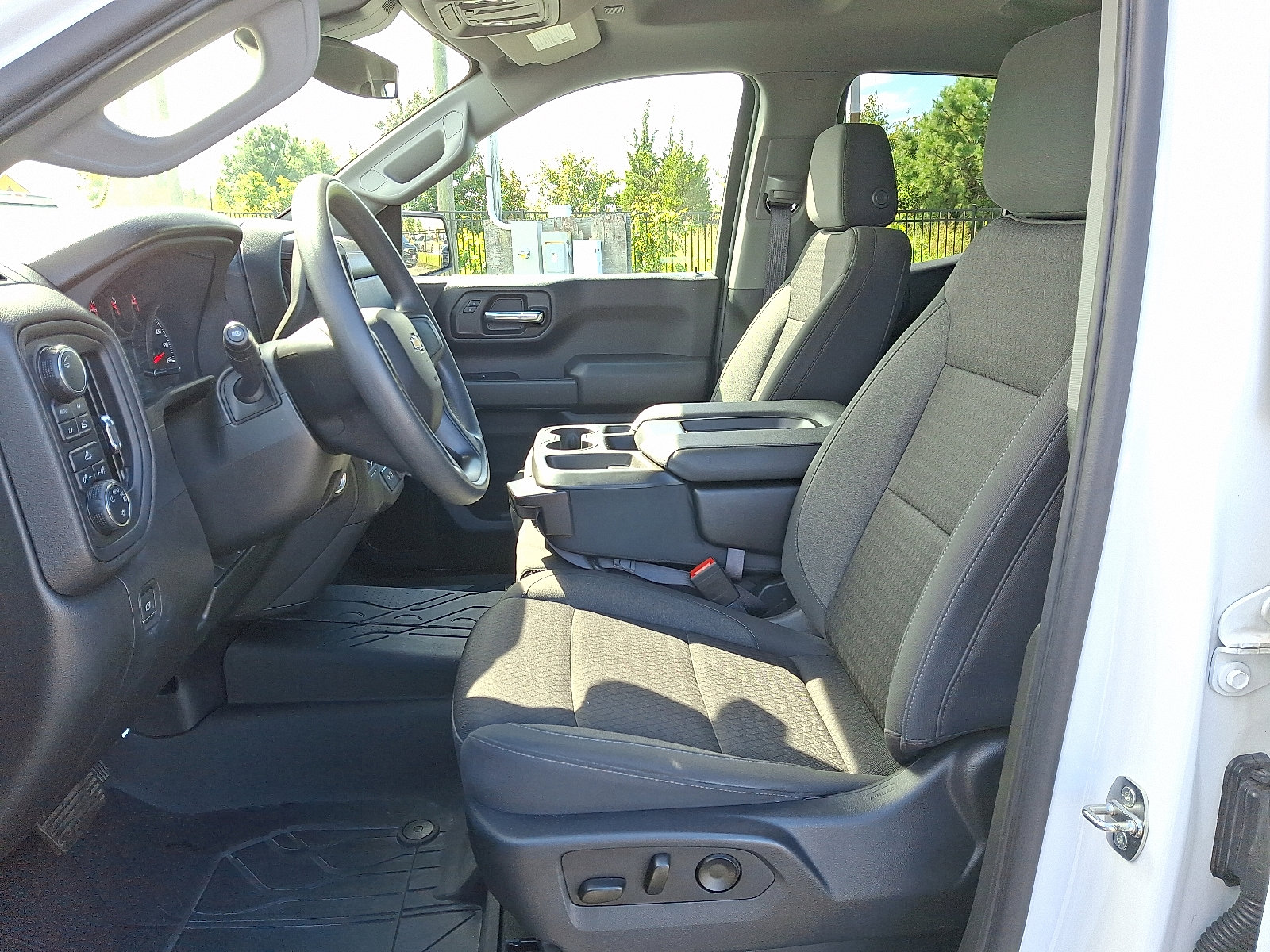 2022 Chevrolet Silverado 1500 Custom photo 13