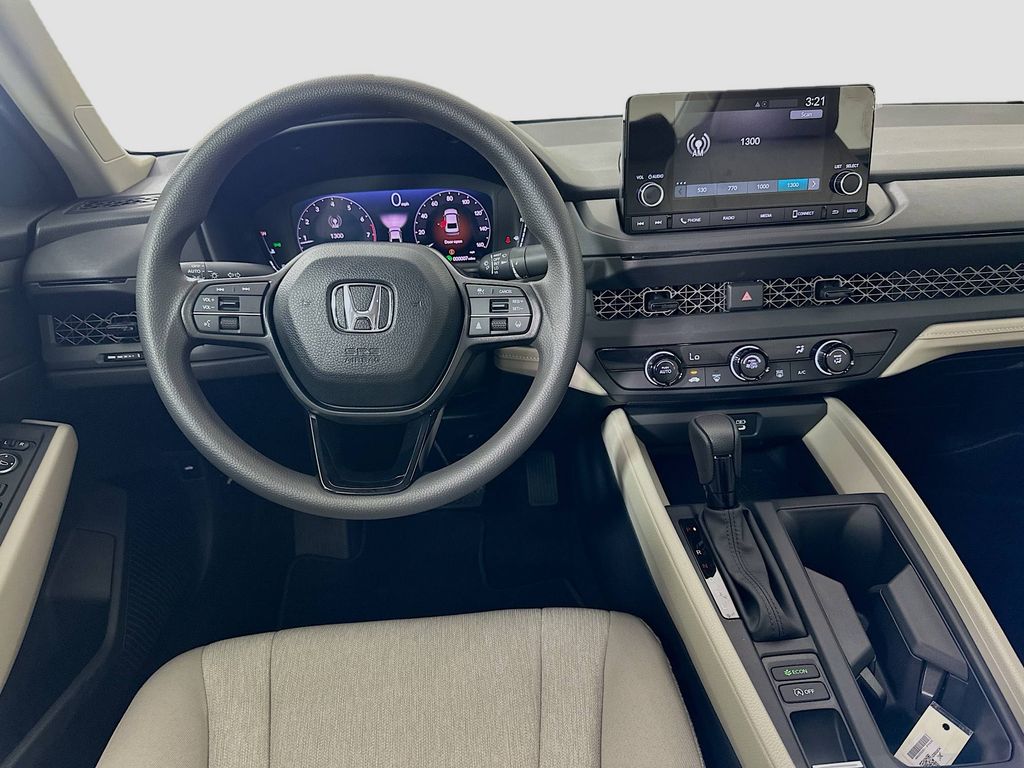2025 Honda Accord LX photo 18