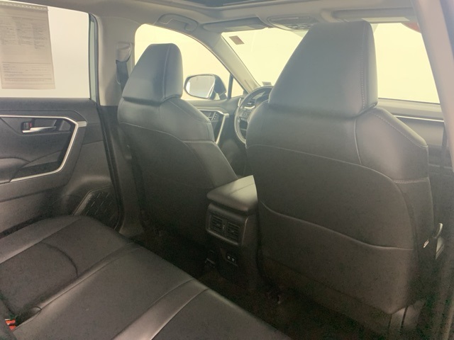 2020 Toyota RAV4 XLE Premium photo 26