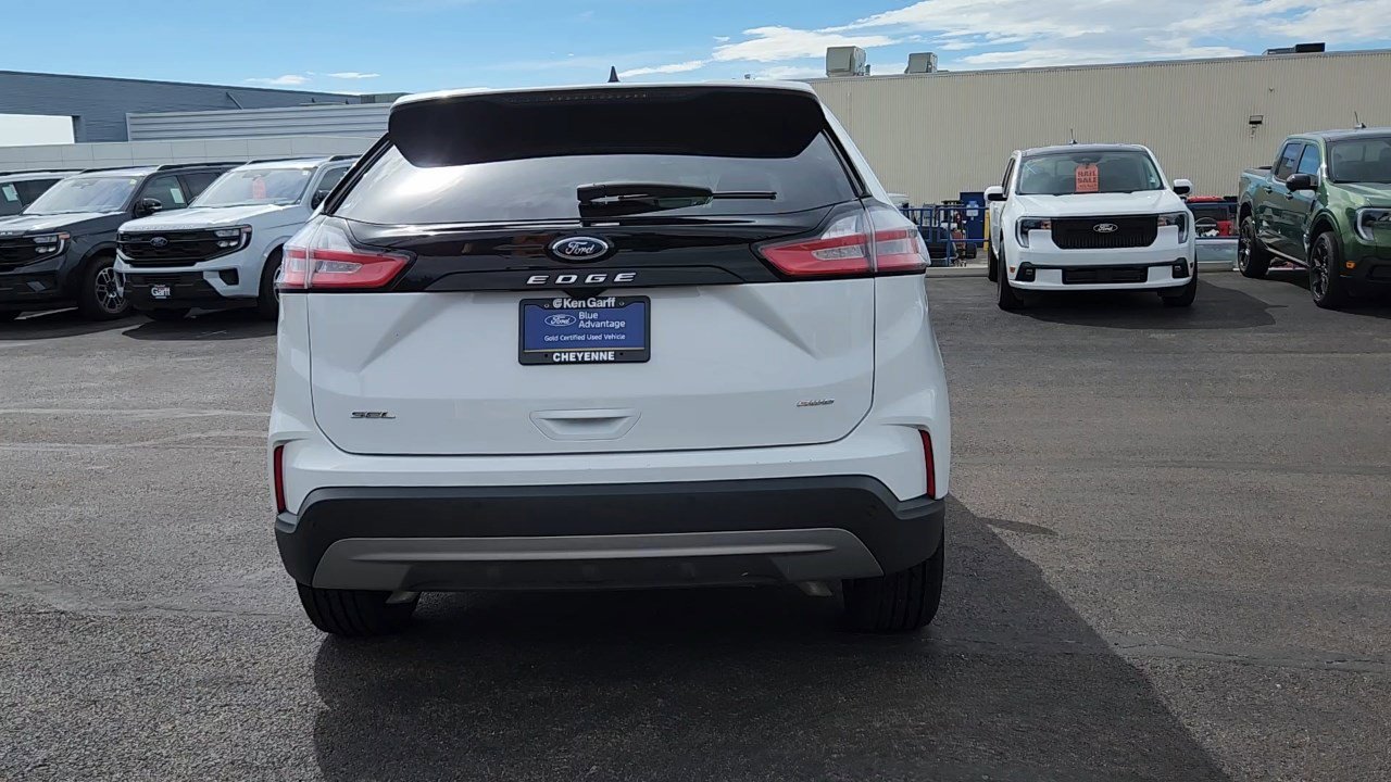 2024 Ford Edge SEL photo 3