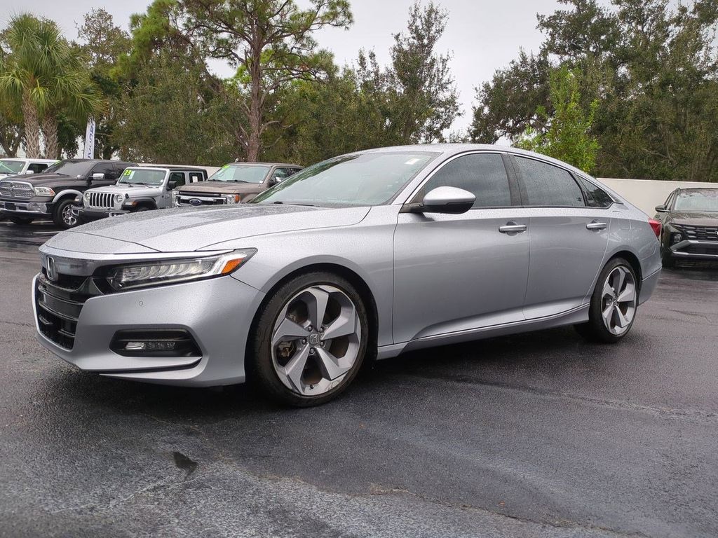 2018 Honda Accord Touring's photo