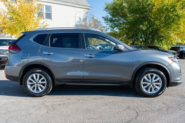 2019 Nissan Rogue SV photo 4
