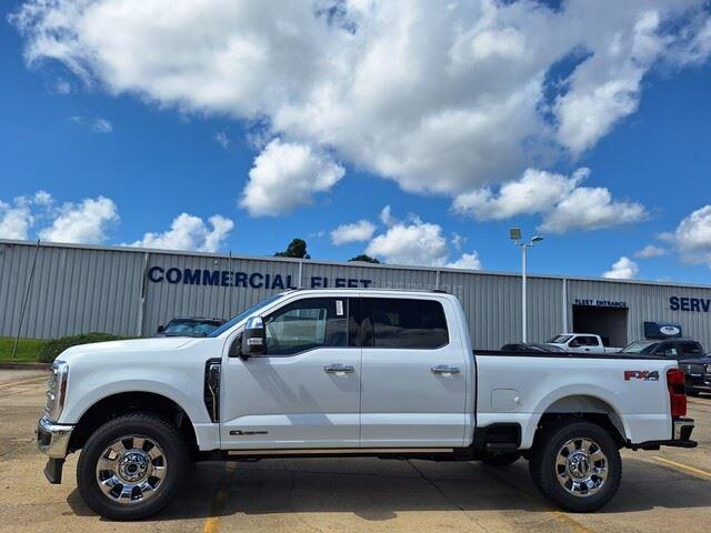 2025 Ford F-250 Lariat photo 2