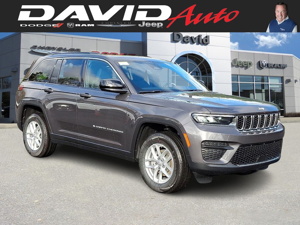 2025 Jeep Grand Cherokee Laredo's photo