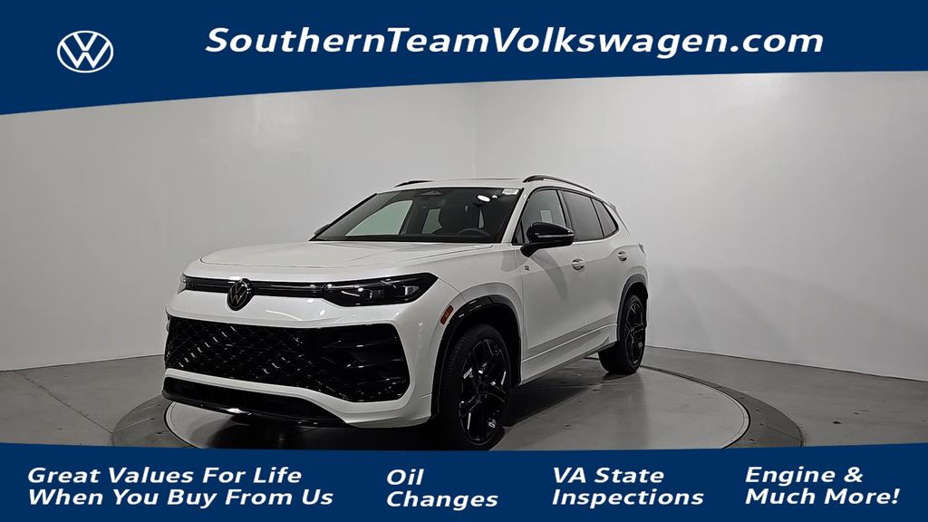 2025 Volkswagen Tiguan SE R-LINE BLACK's photo