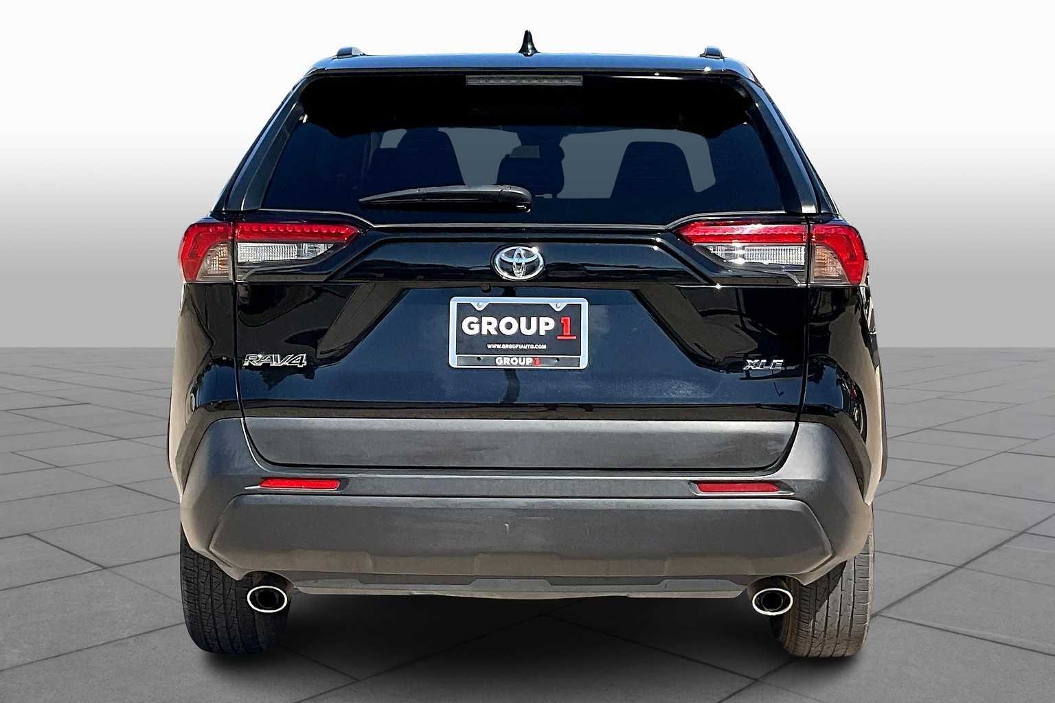 2024 Toyota RAV4 XLE photo 4