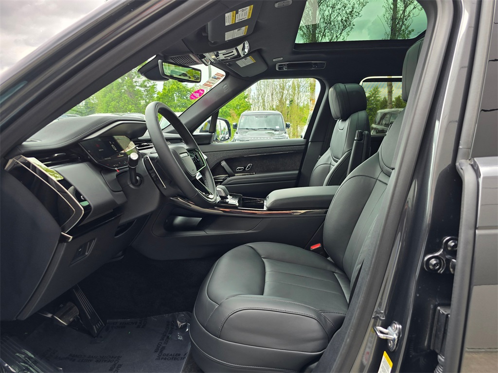 2025 Land Rover Range Rover Sport SE photo 20