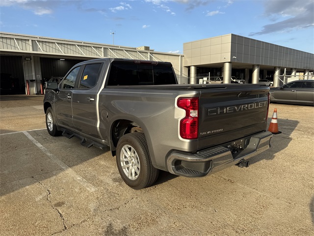 2019 Chevrolet Silverado 1500 LT photo 2