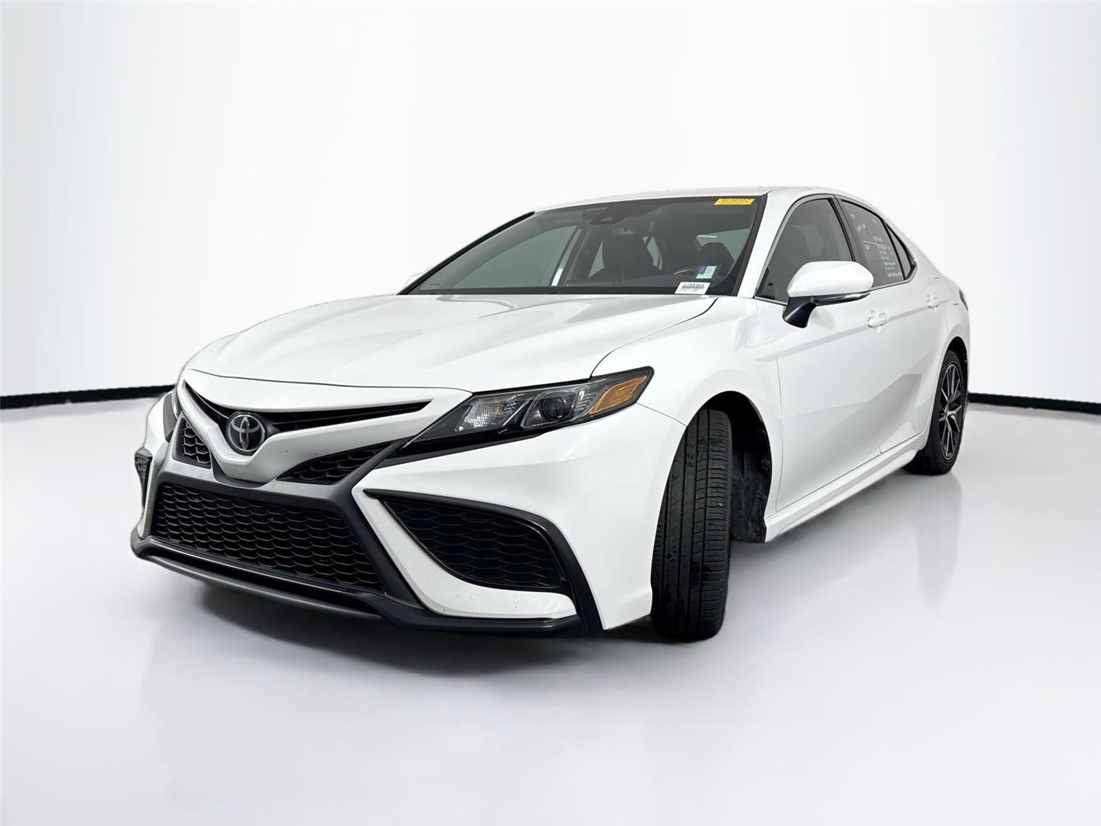 2023 Toyota Camry SE photo 2