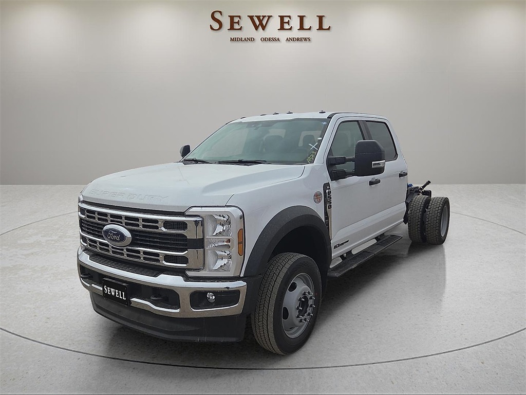 2026 Ford F-550 Super Duty Chassis Cab XL's photo