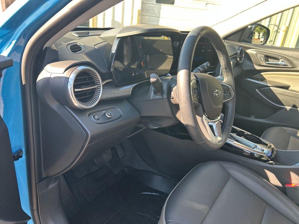 2025 Chevrolet Trax ACTIV photo 12