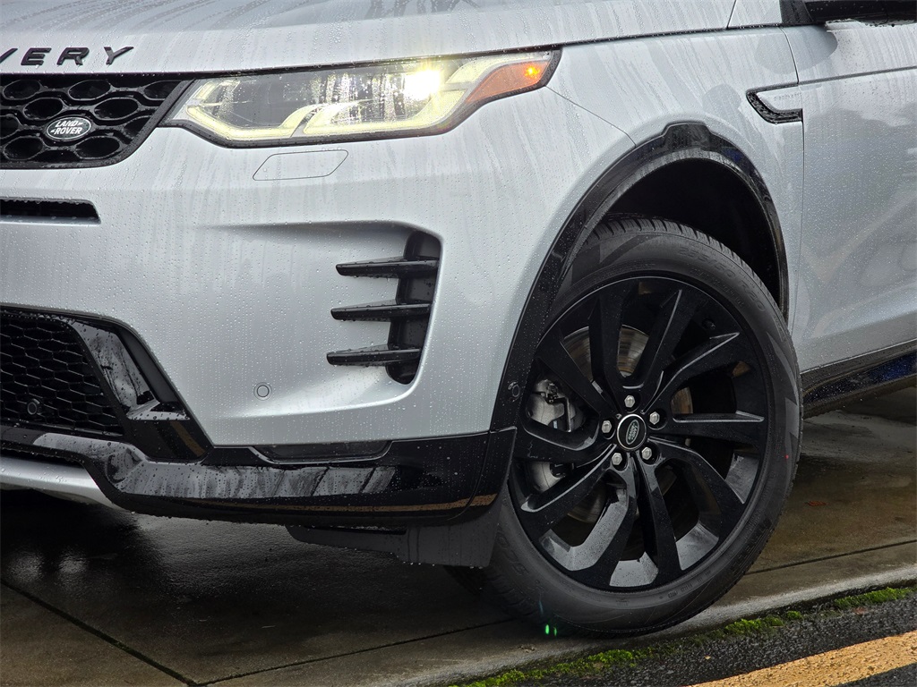2025 Land Rover Discovery Sport Dynamic SE photo 2