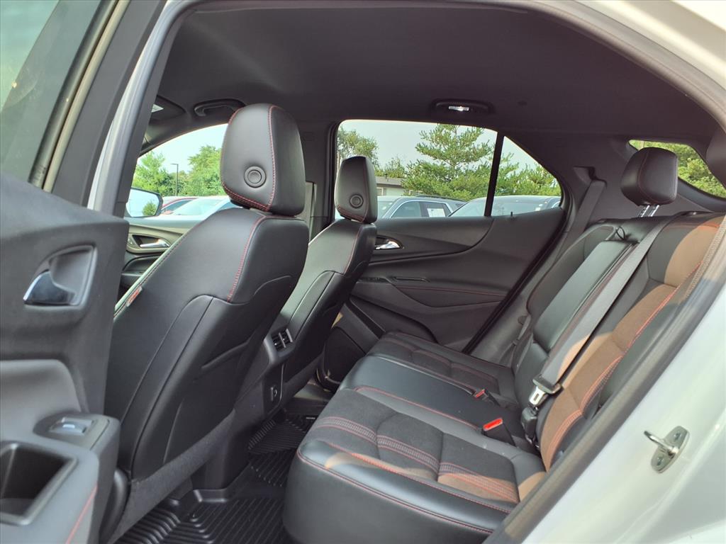 2024 Chevrolet Equinox RS photo 17