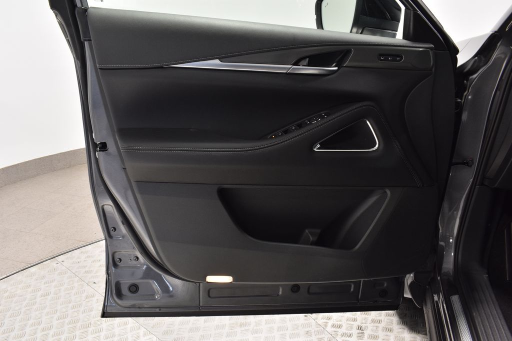 2026 Infiniti QX60 Luxe AWD photo 9