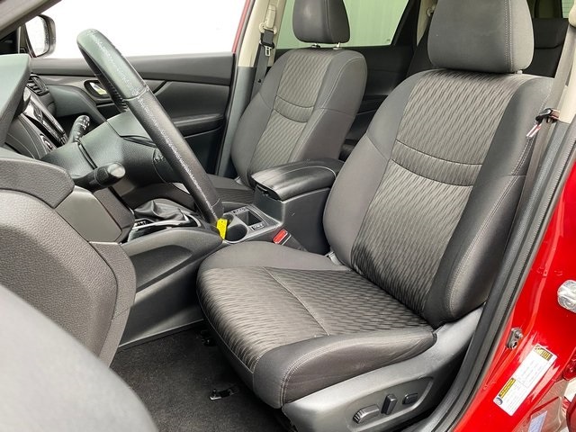 2020 Nissan Rogue SV photo 17