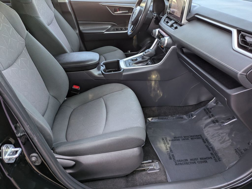 2024 Toyota RAV4 Hybrid photo 26