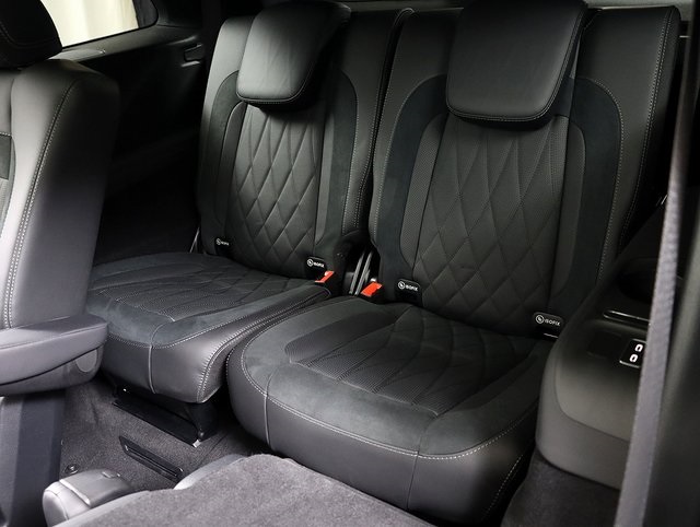 2025 Mercedes Benz GLS 63 AMG 4MATIC photo 14