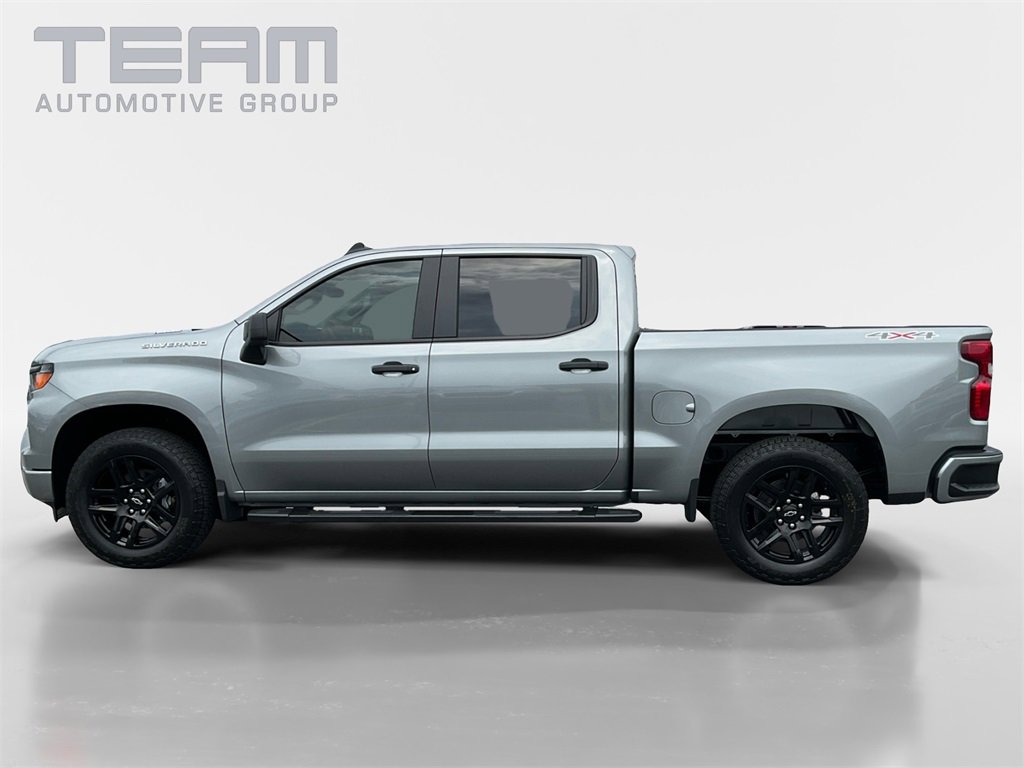 2025 Chevrolet Silverado 1500 Custom photo 4