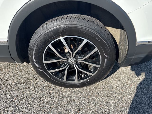 2021 Volkswagen Tiguan R-Line Black SEL photo 12