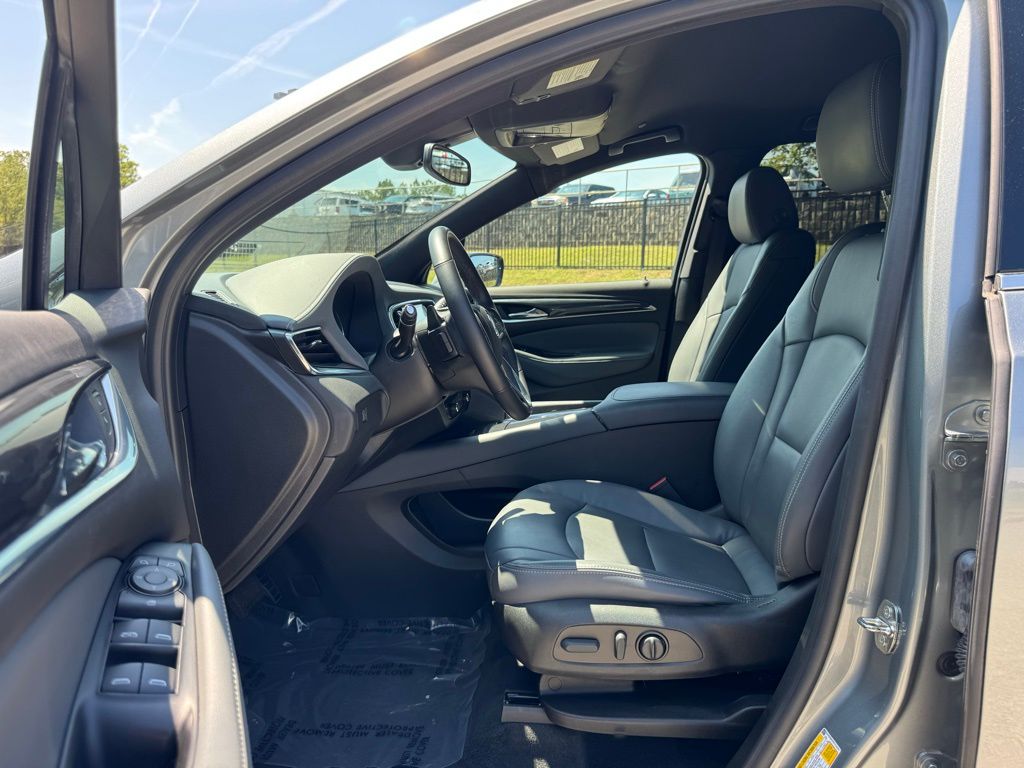 2023 Buick Enclave Essence photo 22