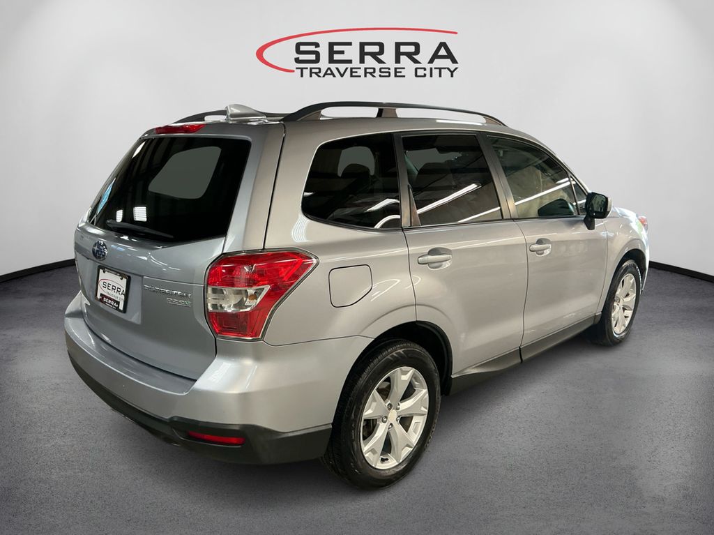 2016 Subaru Forester 2.5i Premium photo 5