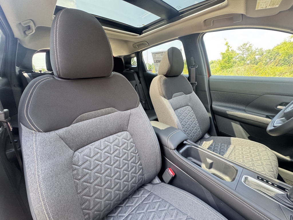 2025 Nissan Kicks SV photo 26