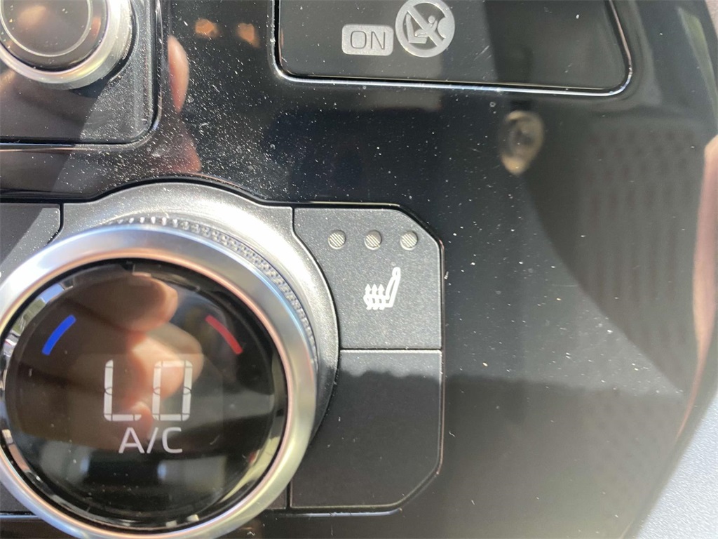 2022 Toyota Highlander XLE photo 16