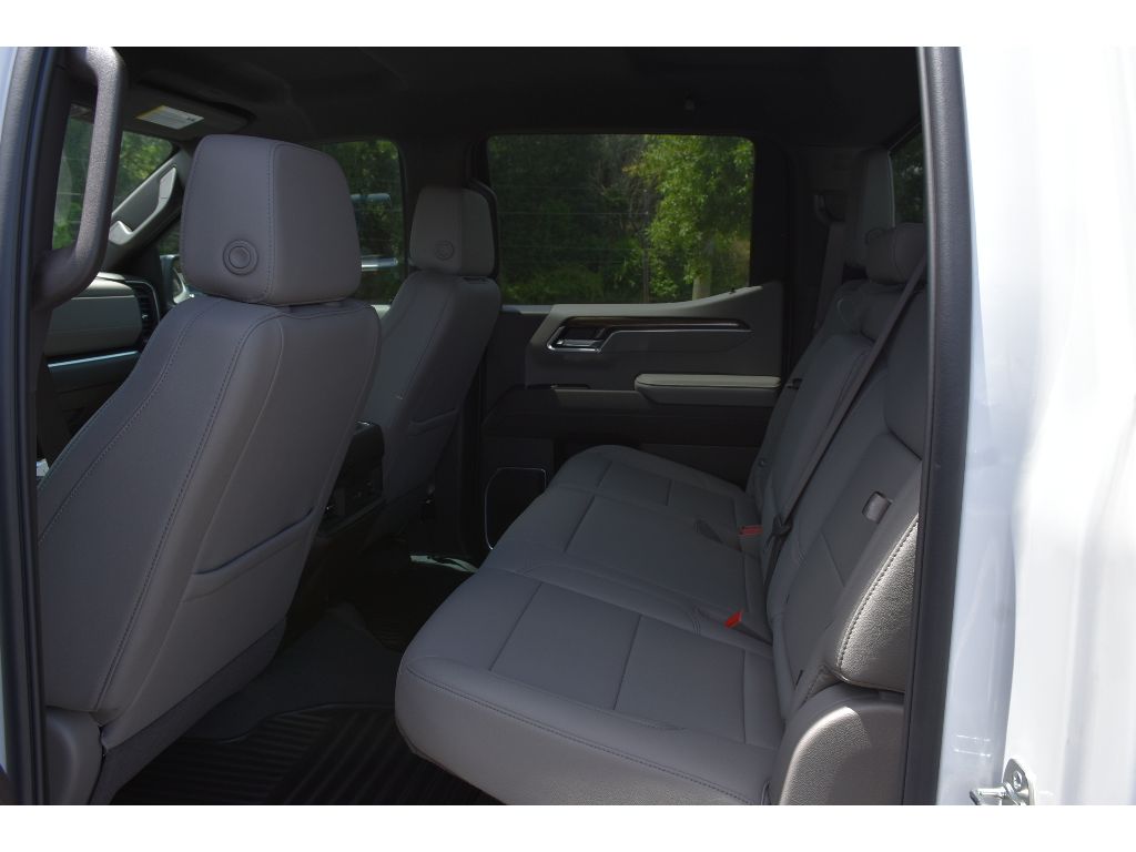 2025 Chevrolet Silverado 1500 RST photo 9