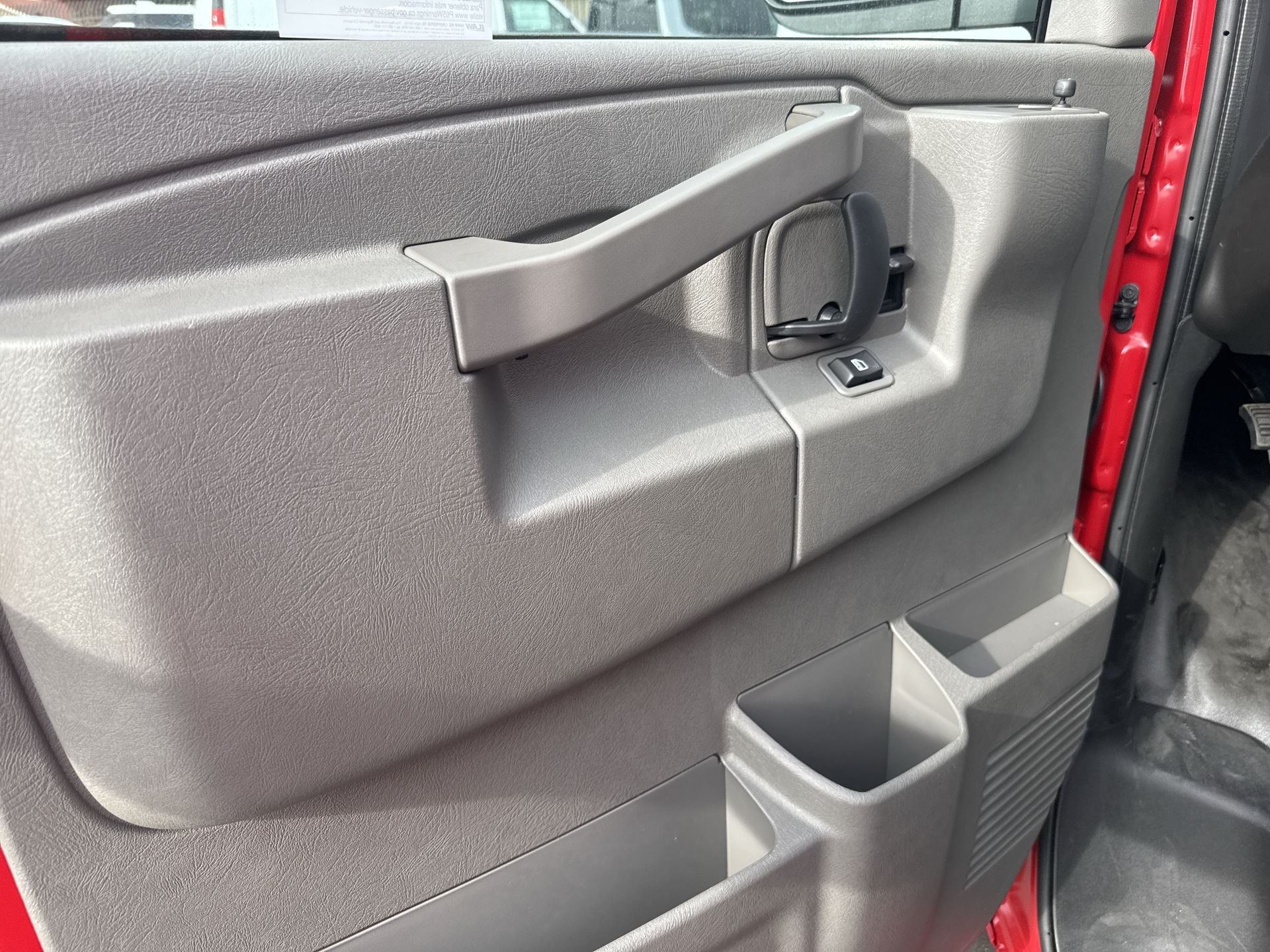 2024 Chevrolet Express Cargo 2500 photo 11